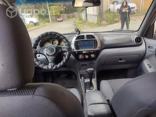 Toyota RAV4 año 2002 4x4 - Imagen 4