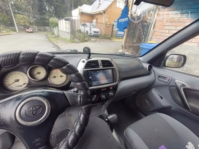 Toyota RAV4 año 2002 4x4 - Imagen 6