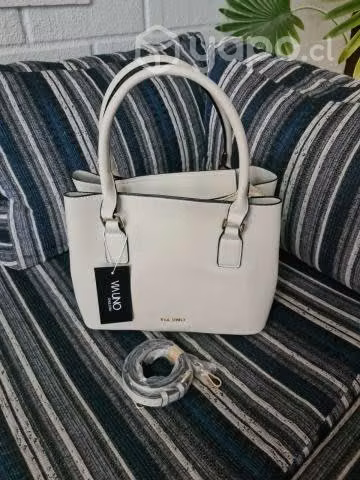 CARTERAS VIA UNO y LIZCLAIBORNE-Remate Navidad