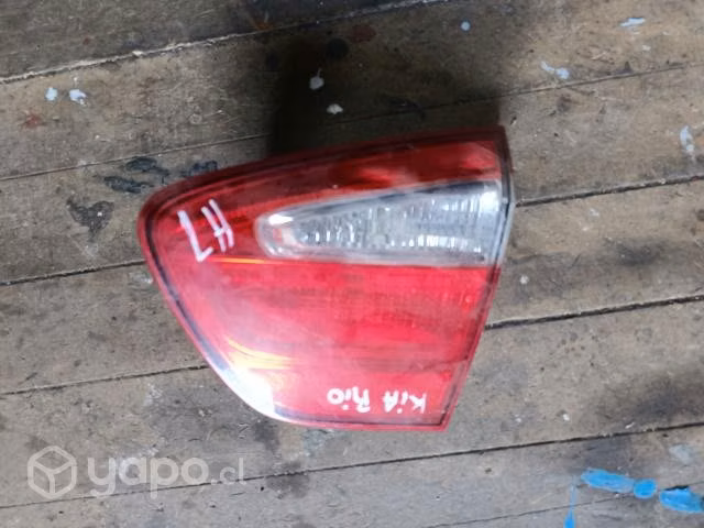Foco Maleta trasero Kia Rio 2013