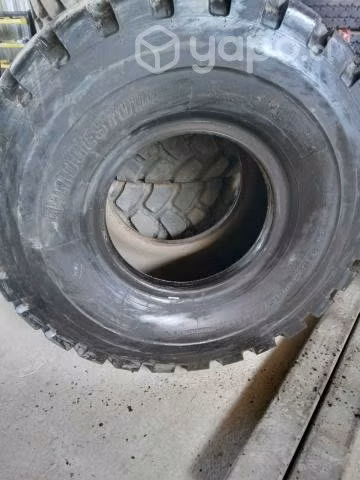 Neumáticos Bridgestone para cargador frontal