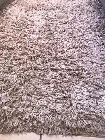 Alfombra grande peluda