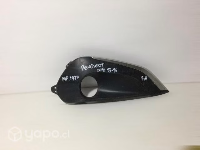 Tapa de neblinero rh peugeot 