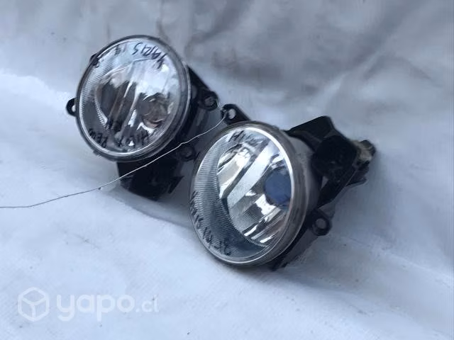 Neblinero Toyota Hilux revo