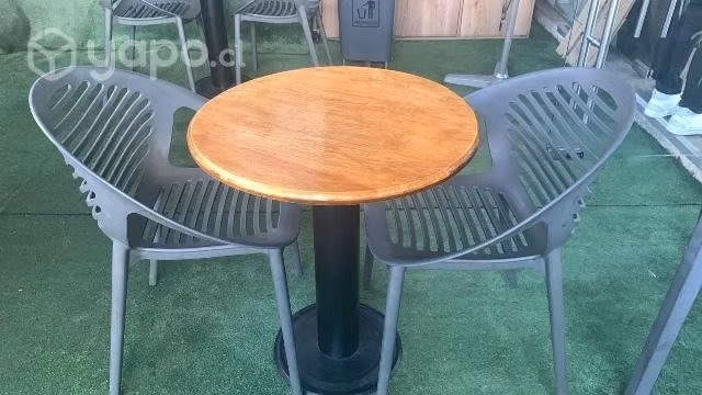 Mesa base de acero y tope de madera