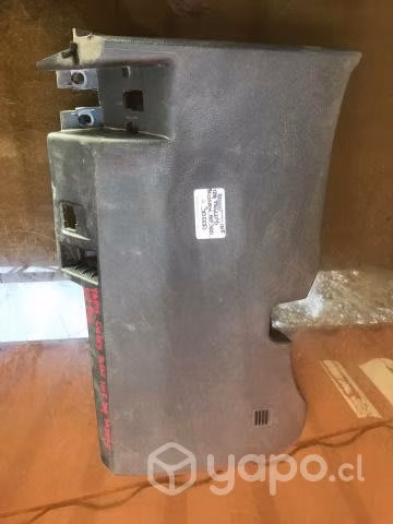 Tapa inferior izquierda tablero Nissan NP300 2018
