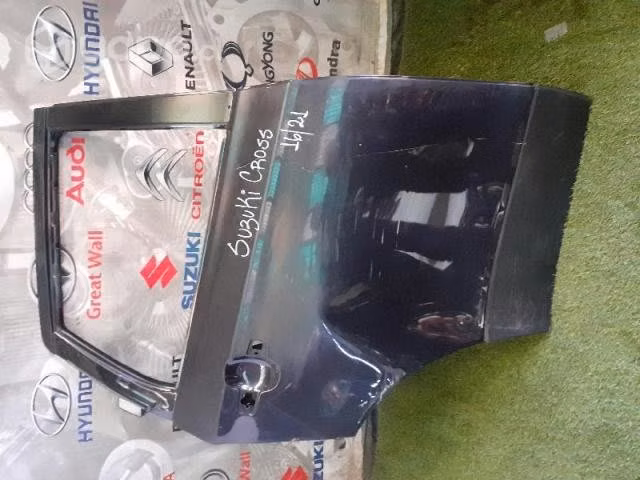 Puerta trasera derecha suzuki cross 16 21