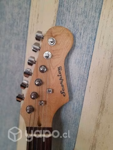 Guitarra electrica Scorpion blanca y negra