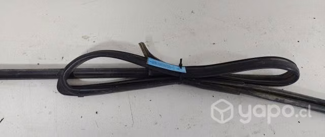 Goma Vidrio Puerta Tras Der (TY3010) Toyota Hilux