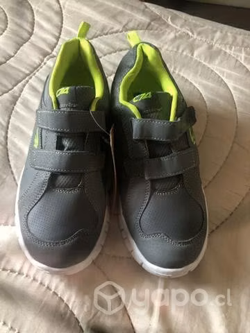 Zapatillas C74 nuevas 38