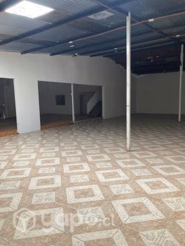 Local comercial multiuso buena ubicación