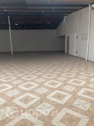 Local comercial multiuso buena ubicación