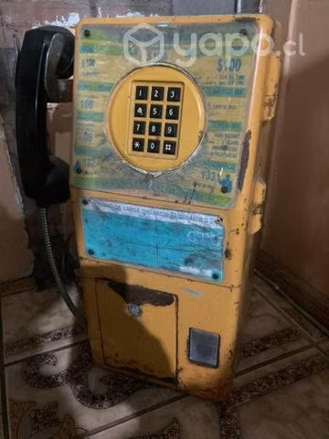 Teléfono público antiguo