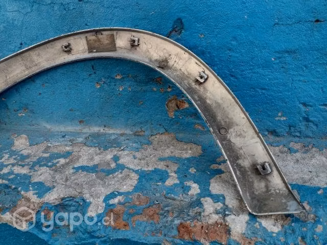 Moldura tras izq Chevrolet Corsa swing 2000-2008