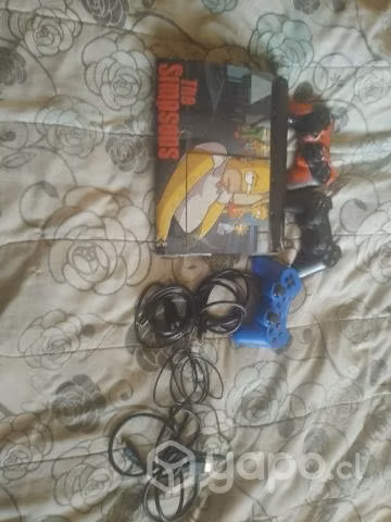 Play 3 con tres controles incluidos