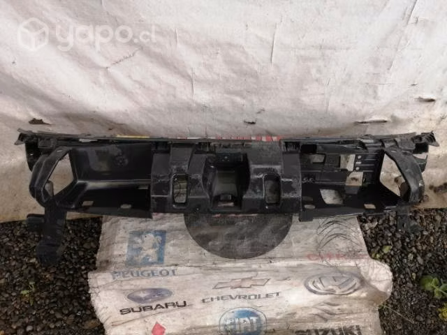 Cubre chapa radiador frontal peugeot 3008