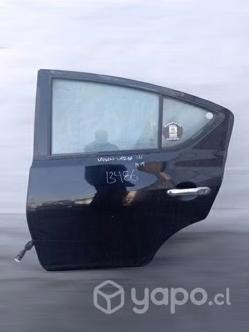 Puerta trasera LH Nissan Versa 2014 2019