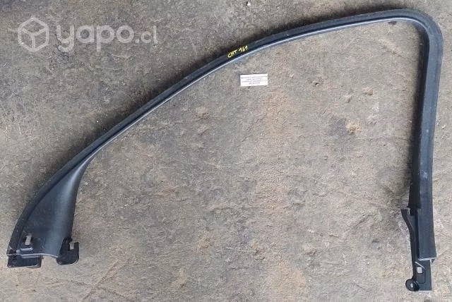 Moldura puerta delantera derecha (CHT161) Chevrole