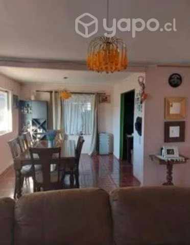 Casa 240 m2 con local comercial con patente de alc