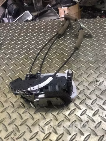 Chapa puerta delantera izquierda Nissan NP300