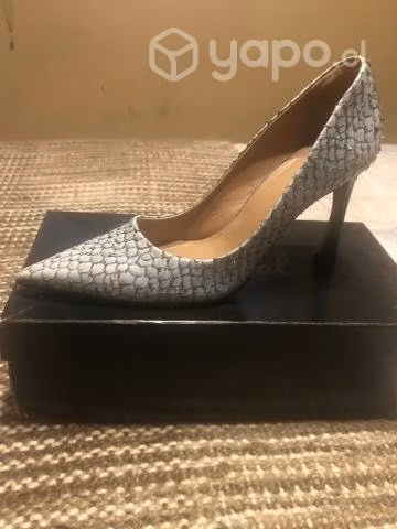 Gacel casi nuevos