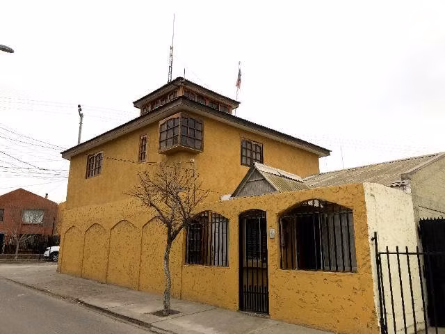 Hermosa casa de 3 pisos