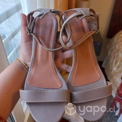 Zapatos de tacon sencillo