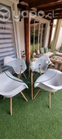 Mesa vidrio con sillas - Imagen 2