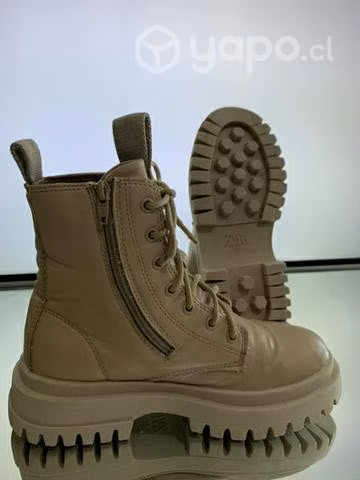 Botas marca ZARA talla 33 - Imagen 4