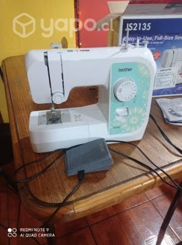 Maquina de coser impecable - Imagen 3