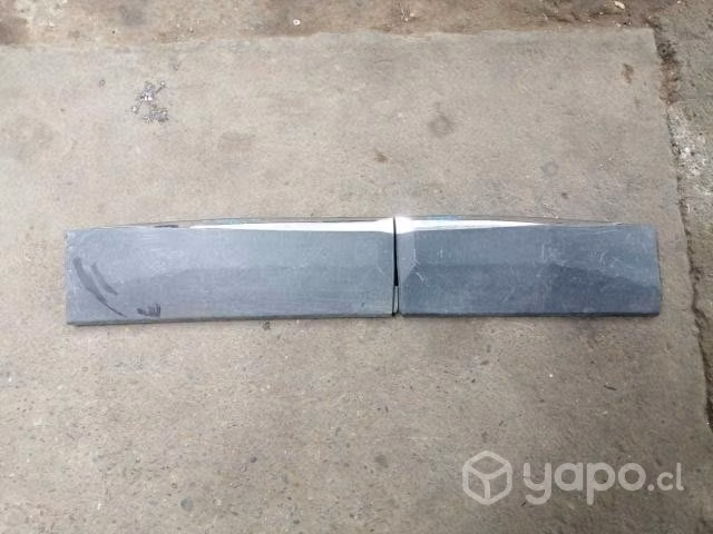 Moldura puerta delantera o trasera lh peugeot 3008
