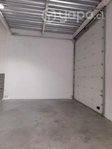 Bodega con oficina nueva en condominio cerrado