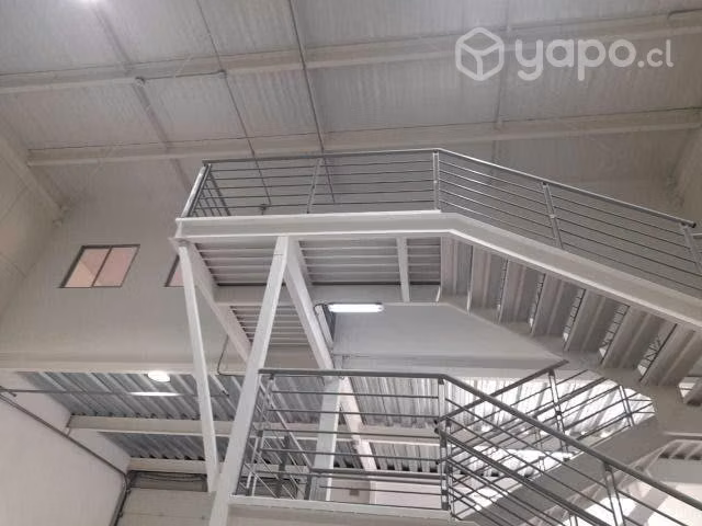 Bodega con oficina nueva en condominio cerrado