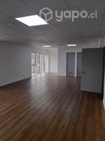 Bodega con oficina nueva en condominio cerrado