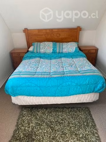 Cama de 2 plazas con respaldo incluye veladores