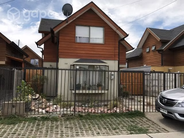Casa frente a parque en exelente ubicación