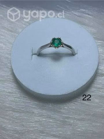 Anillo de plata y esmeralda