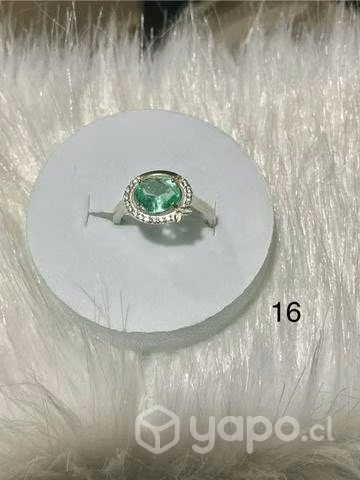 Anillo de plata y esmeralda