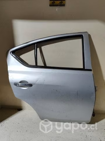 Puerta trasera Nissan Versa Rh /rgd01m02j