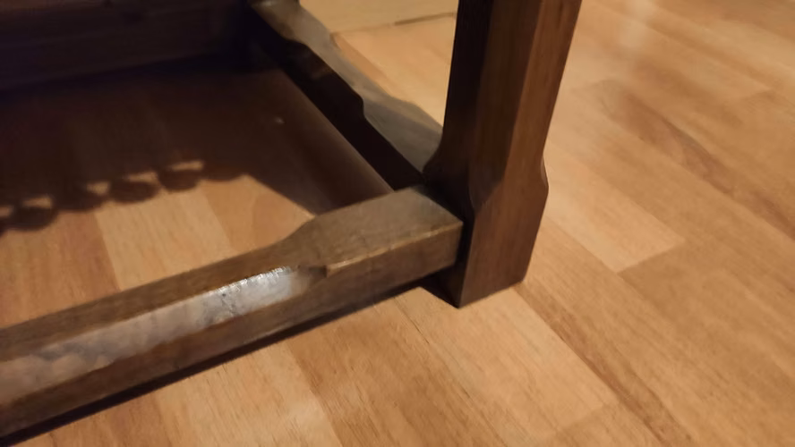 Banqueta de madera antigua - Imagen 2