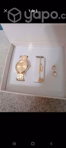 Reloj con pulsera y aritos