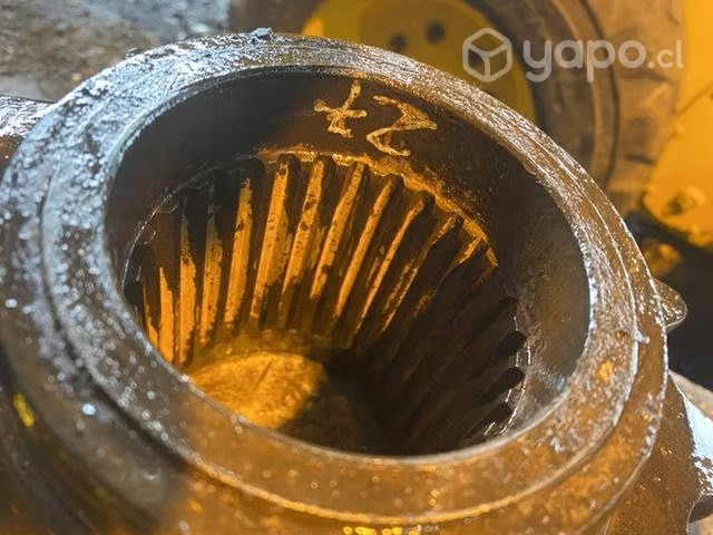 Piñones cadenas Motoniveladoras buen estado