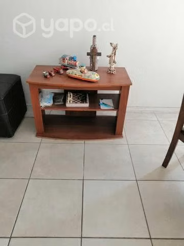 Cama de 2 plazas, comedor 4 sillas, mesa de centro