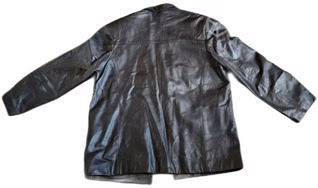 02 Chaquetas de cuero, de origen uruguayas