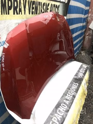 Capot Nissan Versa
