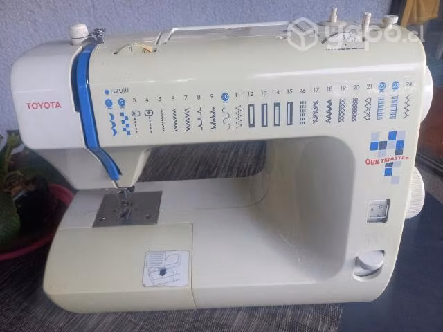 Maquina de coser portátil marca toyota - Imagen 4