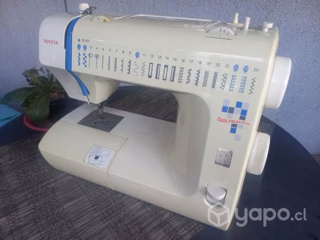 Maquina de coser portátil marca toyota - Imagen 2