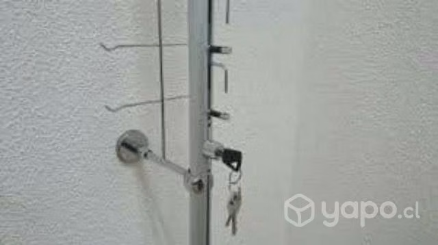 Exhibidor de 16 lentes para pared