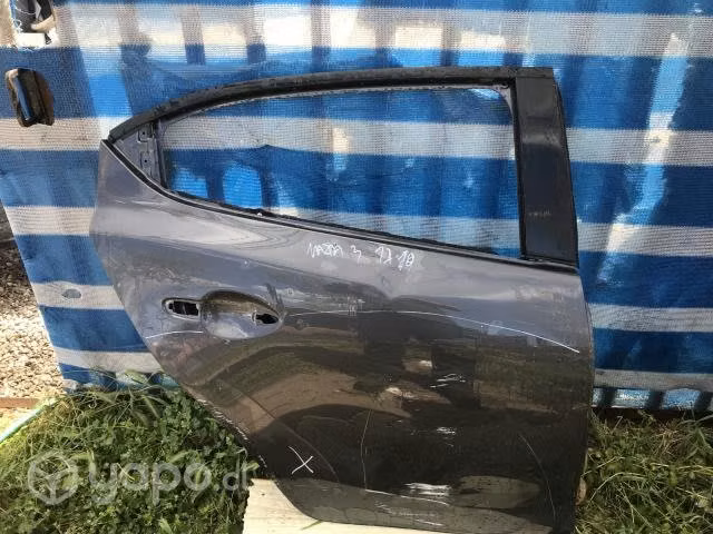 Puerta trasera derecha Mazda 3