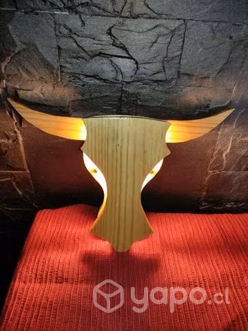 Toro de madera lámpara de pared
